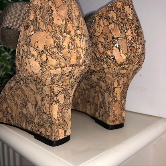 Manolo Blahnik Taupe Wedge Elastic Strap Espadrilles New Size 38 - Picture 5 of 10